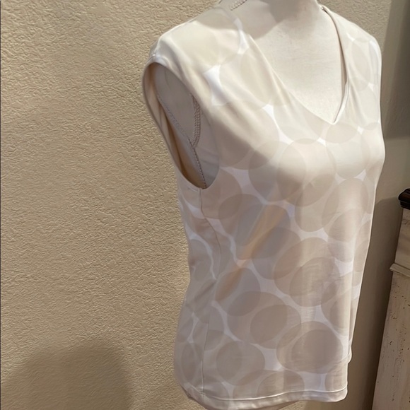 New The Limited Cream Scoop Neck Sleeveless Top - Picture 2 of 6